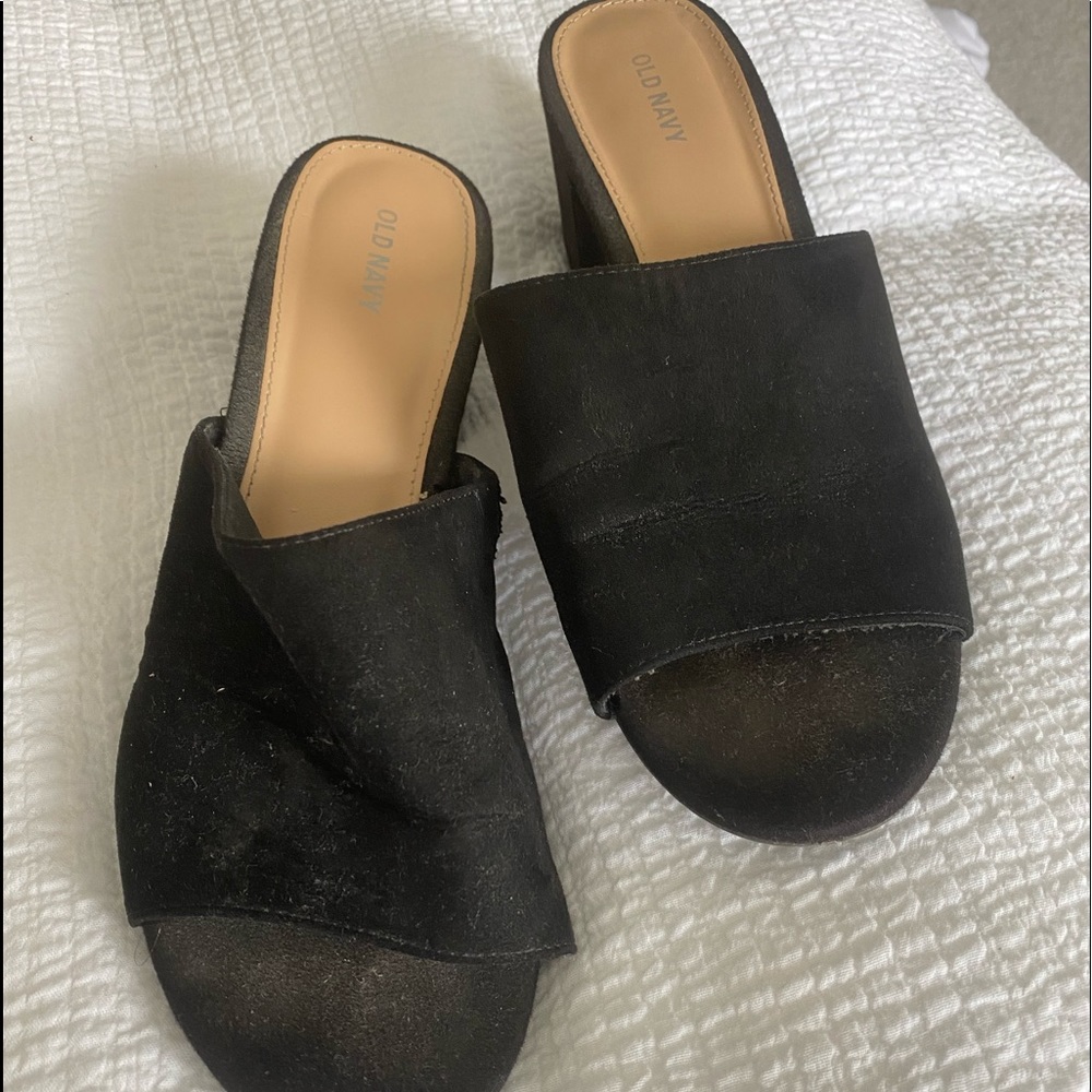 Old Navy chunky black heel
